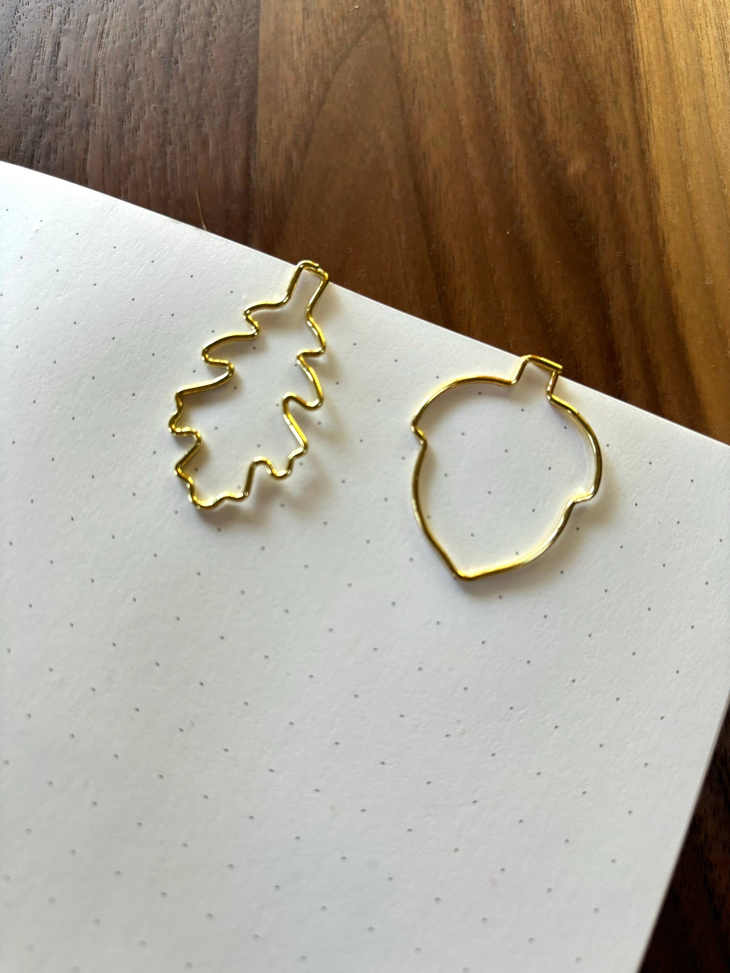 The Creeping Moon - Oak leaf & acorn paper clip set
